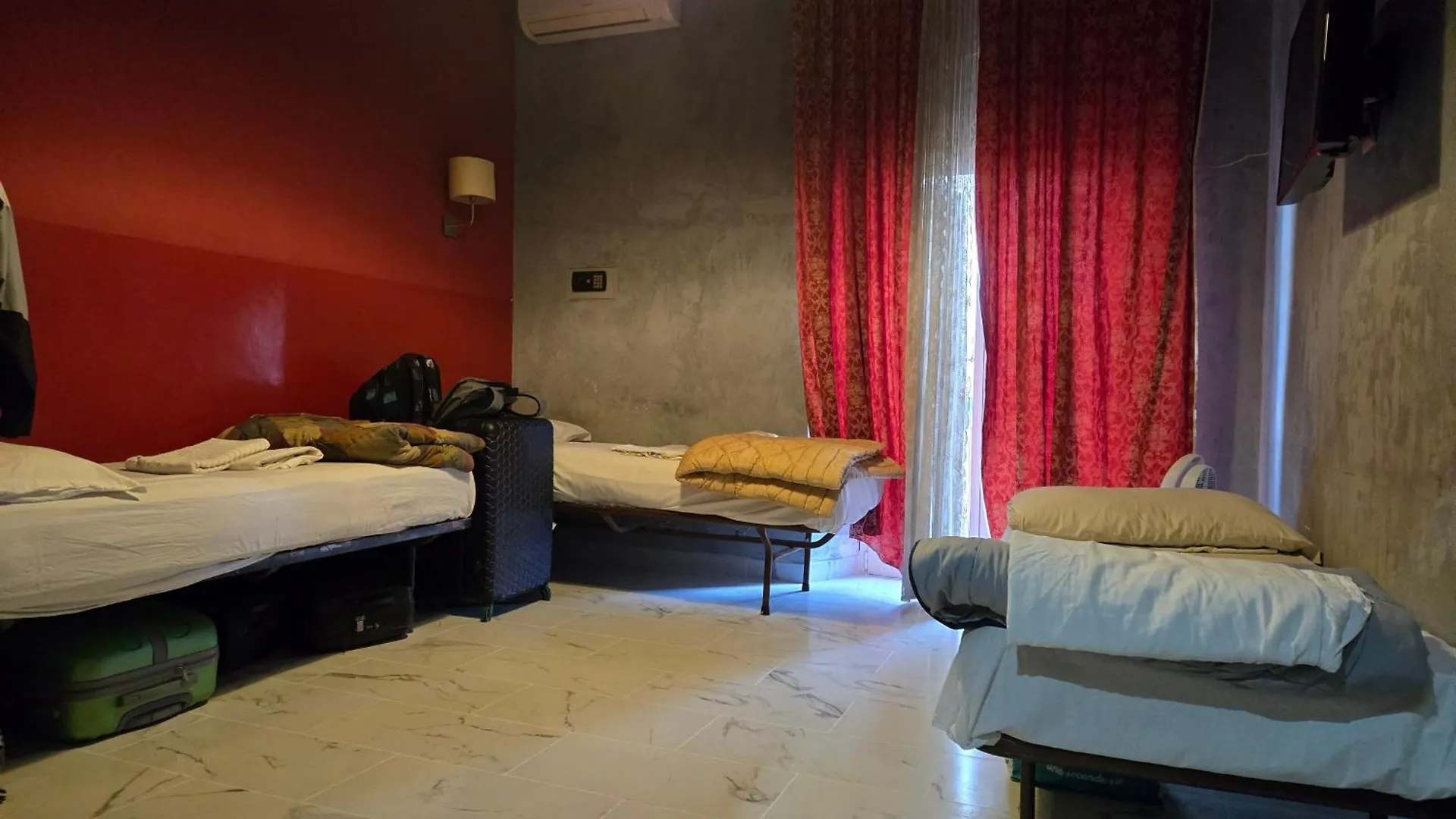 Arneil Rooms روما بيت ضيافة